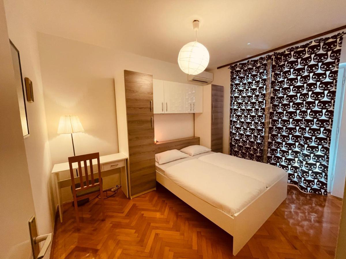 Central Single House With Parking-Top Location! Novalja Bagian luar foto