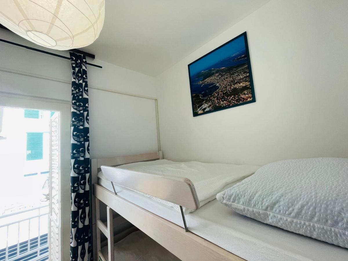 Central Single House With Parking-Top Location! Novalja Bagian luar foto