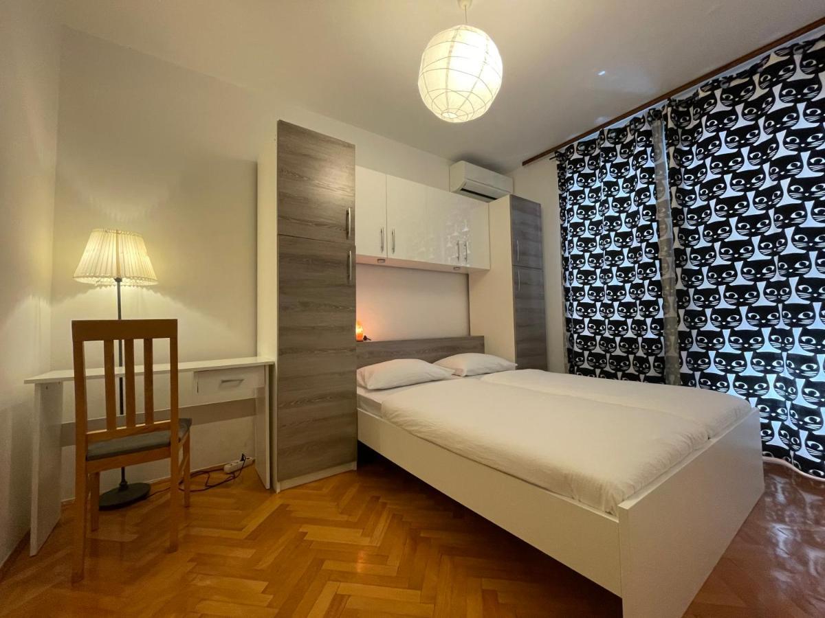 Central Single House With Parking-Top Location! Novalja Bagian luar foto