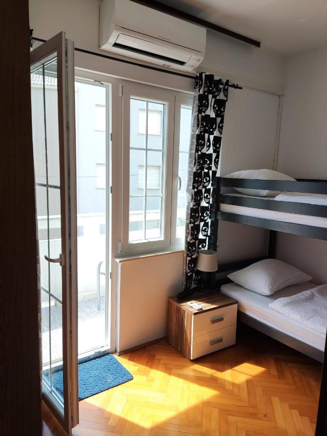 Central Single House With Parking-Top Location! Novalja Bagian luar foto