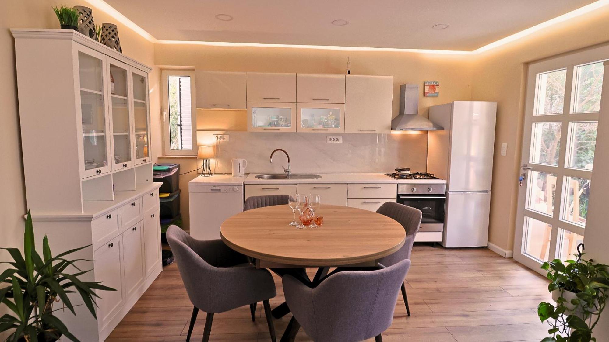 Central Single House With Parking-Top Location! Novalja Bagian luar foto