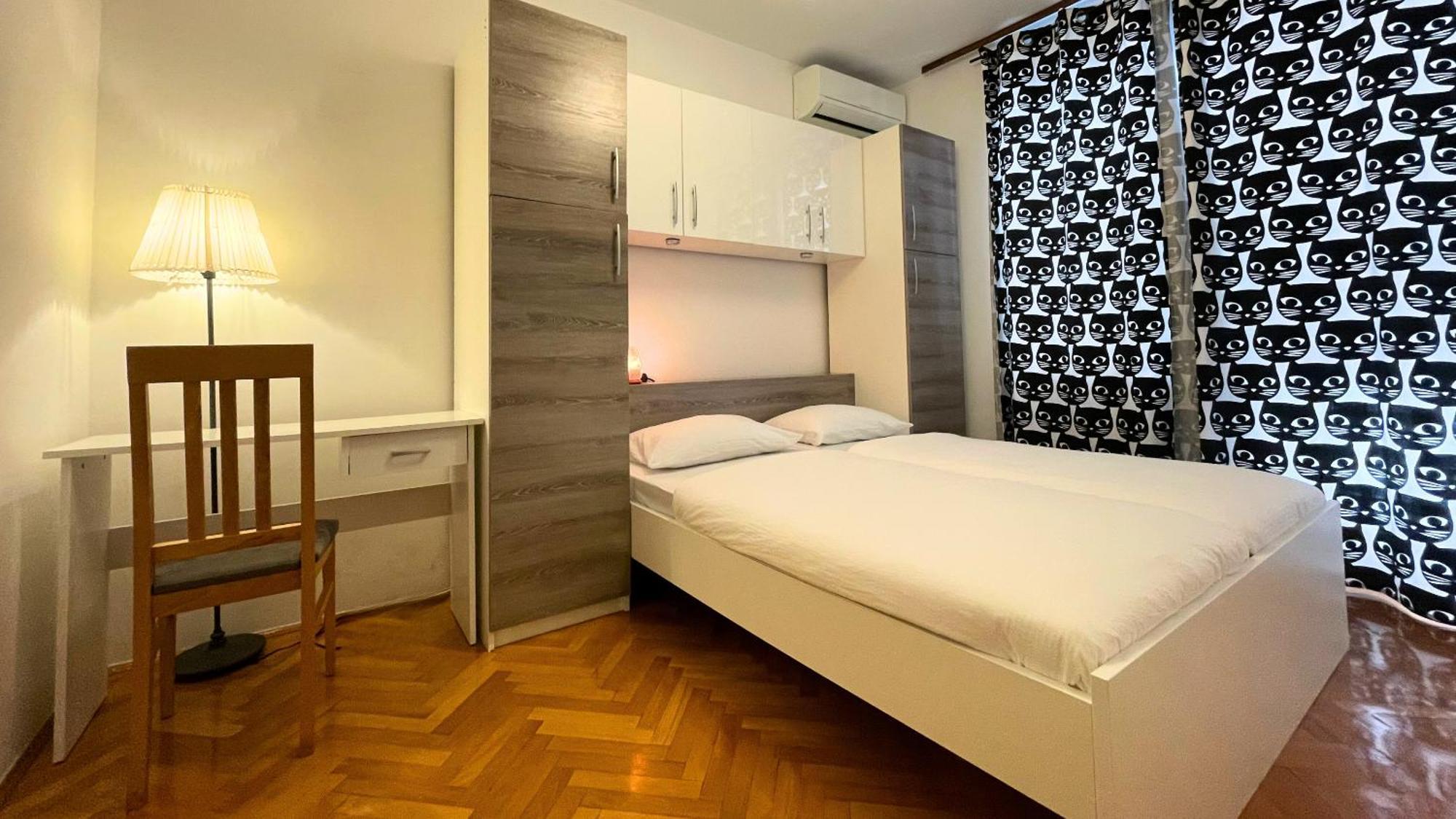 Central Single House With Parking-Top Location! Novalja Bagian luar foto