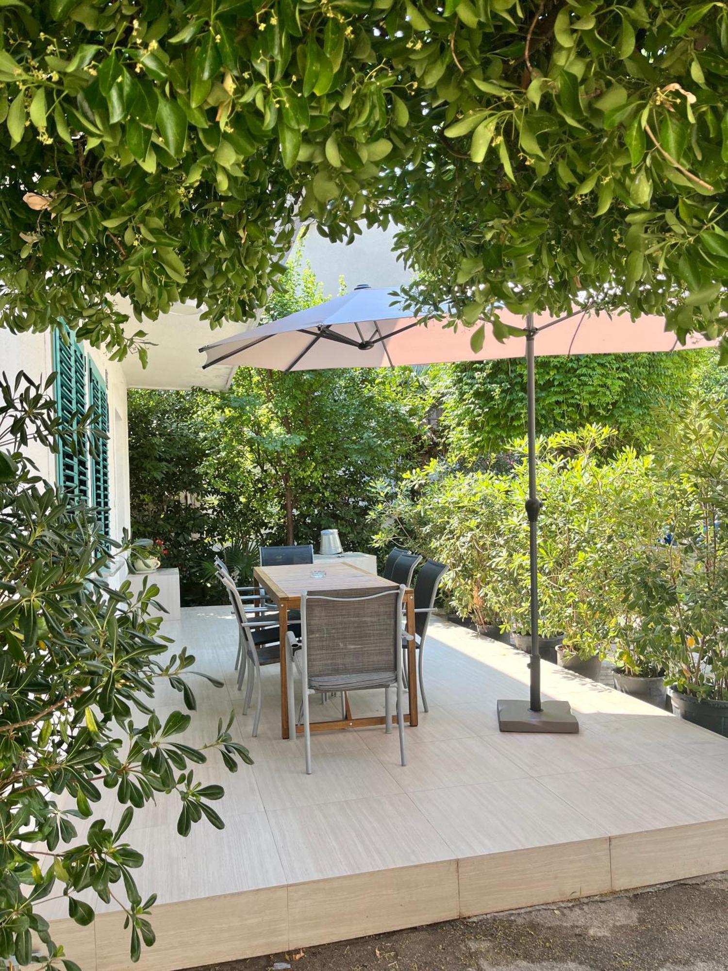 Central Single House With Parking-Top Location! Novalja Bagian luar foto